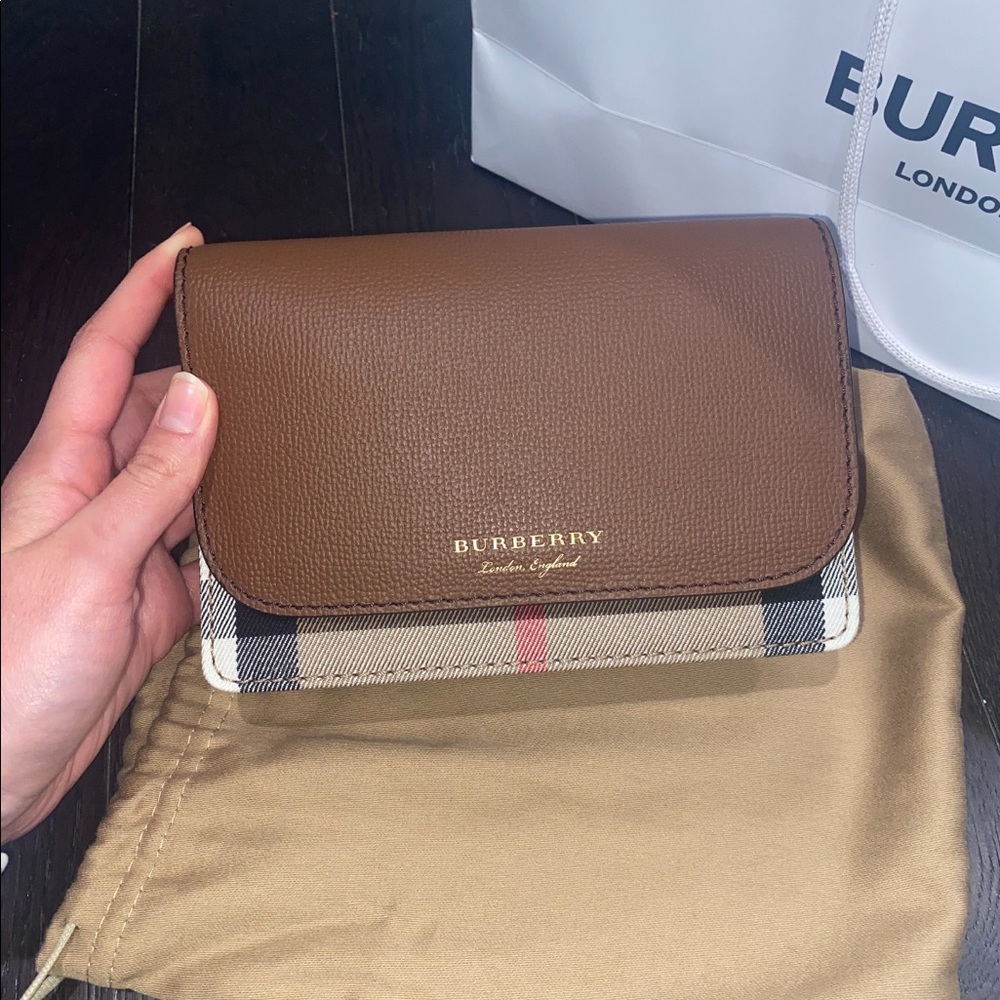 Authentic Burberry Hampshire Crossbody NWT
